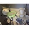 Image 2 : LOT OF COLLECTIBLE VINTAGE TUPPERWARE