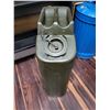 Image 2 : VINTAGE MILITARY 5 GALLON JERRY CAN