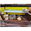 Image 1 : CONTENTS OF 2 SHELVES LOT 2