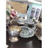 Image 3 : SHELF OF SILVERPLATED ITEMS LOT 1 (8 PIECES)