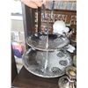 Image 2 : SHELF OF SILVERPLATED ITEMS LOT 2 (7 PIECES)