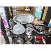 Image 1 : SHELF OF SILVERPLATED ITEMS LOT 3 (10 PIECES)