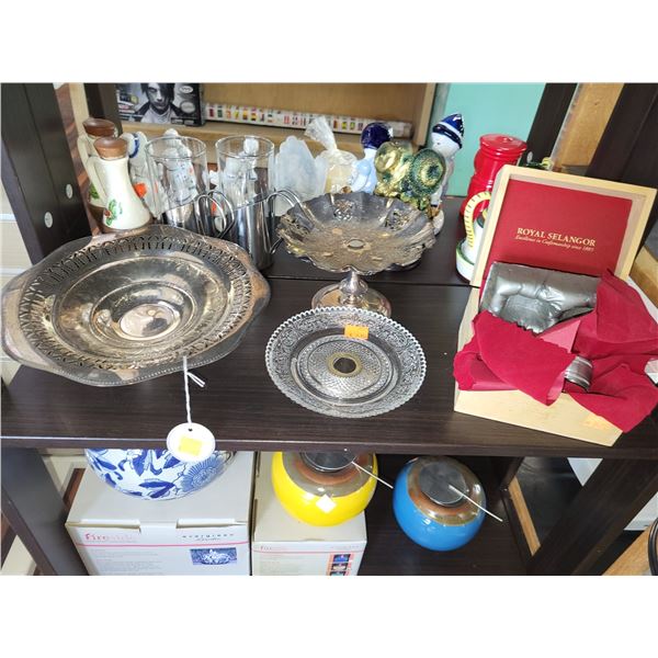 SHELF OF SILVERPLATED ITEMS LOT 4 (9 PIECES)