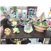 Image 1 : SHELF OF VARIOUS CERAMIC AND CHINA DECOR LOT 1 (4 PIECES)