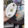 Image 8 : SHELF OF VARIOUS CERAMIC AND CHINA DECOR LOT 4 (16 PIECES)