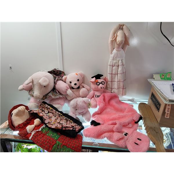 LOT OF STUFFED ANIMALS (PLUS PIG TOILET SEAT COVER SET!)