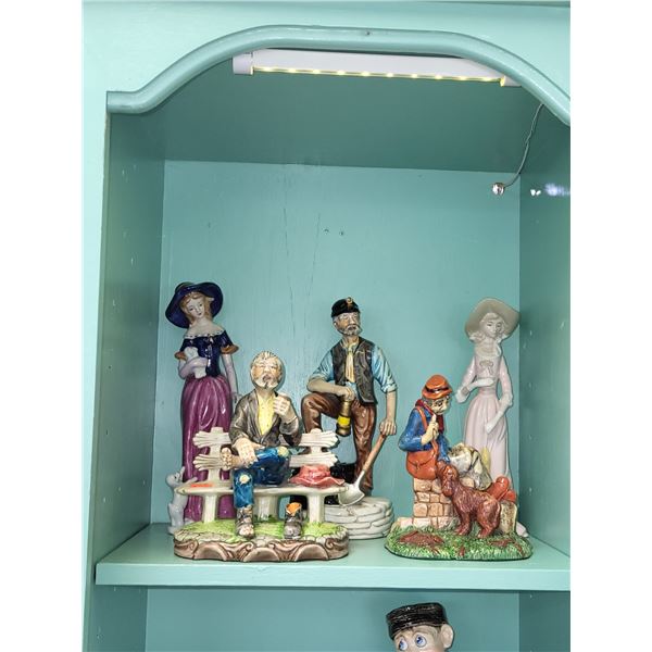 SHELF OF VINTAGE STATUES (5 PIECES)