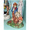 Image 3 : SHELF OF VINTAGE STATUES (5 PIECES)