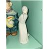Image 2 : SHELF OF VINTAGE DECOR ITEMS (7 PIECES)