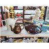 Image 1 : SHELF OF TEAPOTS LOT 2