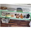 Image 1 : SHELF OF VARIOUS ITEMS (19 PIECES)