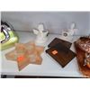 Image 4 : SHELF OF VARIOUS ITEMS (19 PIECES)
