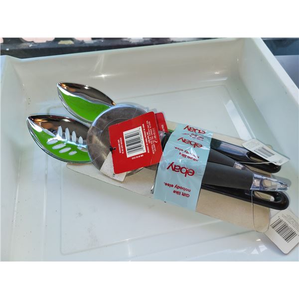 LOT OF 5 NEW KITCHEN UTENSILS LOT 1