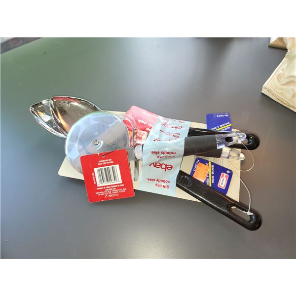 LOT OF 5 NEW KITCHEN UTENSILS LOT 6