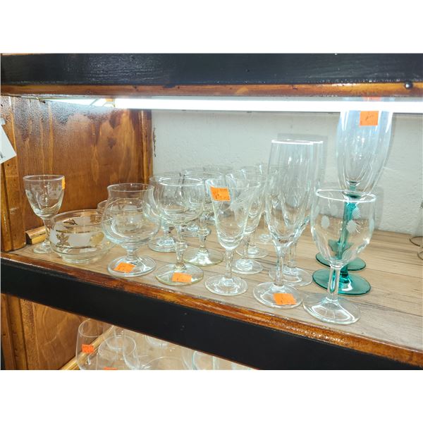LOT OF VARIOUS GLASSES (18 PIECES) LOT 1