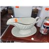 Image 2 : SHELF OF WHITE DISHWARE LOT 1 (8 PIECES)