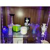 Image 1 : SHELF OF VASES LOT 1 (8 PIECES)