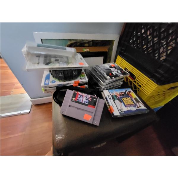 LOT OF VIDEO GAMES LOT 4