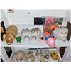 Image 1 : SHELF WITH PIG DECOR LOT 1 (9 PIECES)