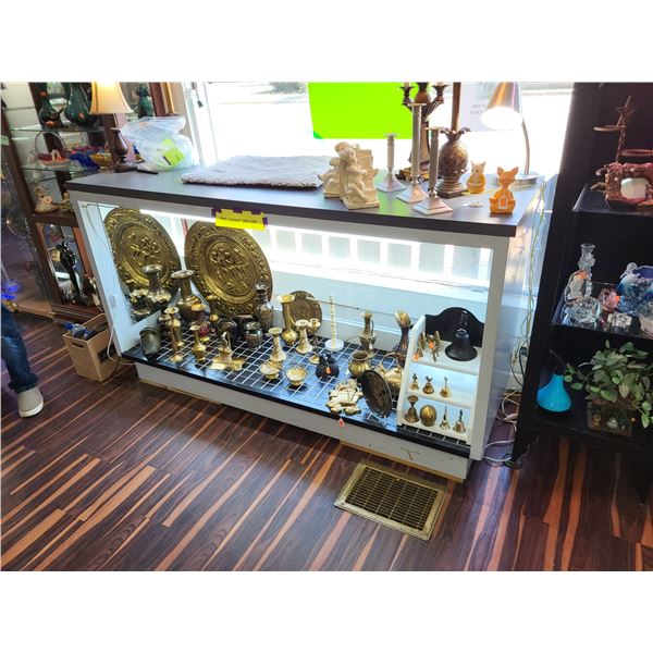 LARGE STORE DISPLAY SHOWCASE