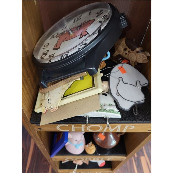 LOT OF PIG DECOR LOT 1