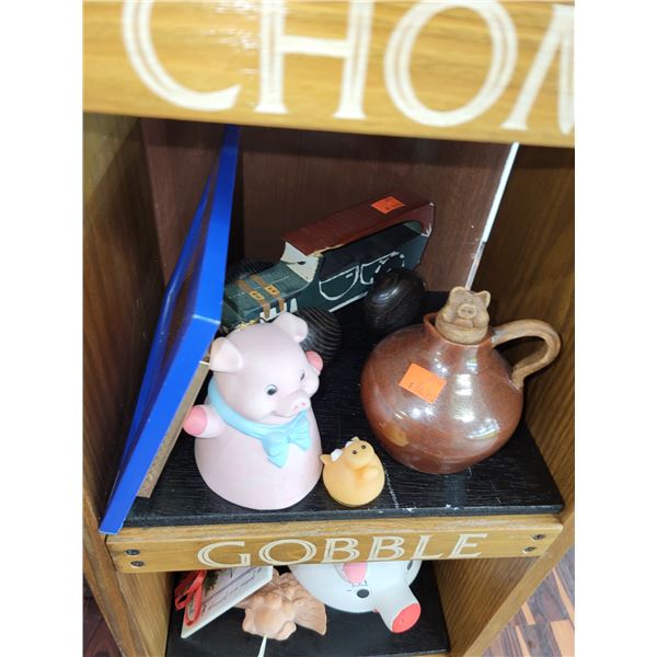 LOT OF PIG DECOR LOT 2