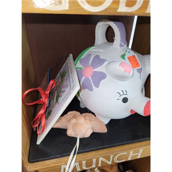 LOT OF PIG DECOR LOT 3