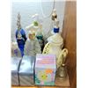Image 4 : LOT OF AVON PERFUME BOTTLES LOT 3