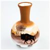 Image 3 : SIGNED T. BENALLY DINE NAVAJO POTTERY VASE - EAGLE