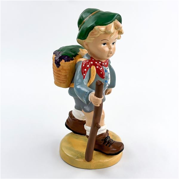 VINTAGE HAND CRAFTED CERAMIC COUNTRY BOY HIKING