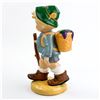 Image 3 : VINTAGE HAND CRAFTED CERAMIC COUNTRY BOY HIKING