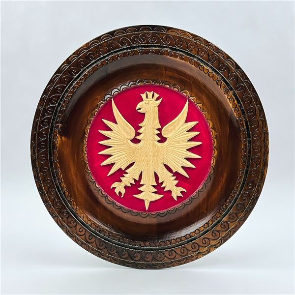VINTAGE WOODEN PLATE WITH POLISH CREST CARVING