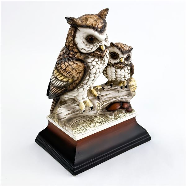 CERAMIC PORCELAIN HORNED OWLS FIGURINE STATUE