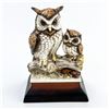 Image 3 : CERAMIC PORCELAIN HORNED OWLS FIGURINE STATUE