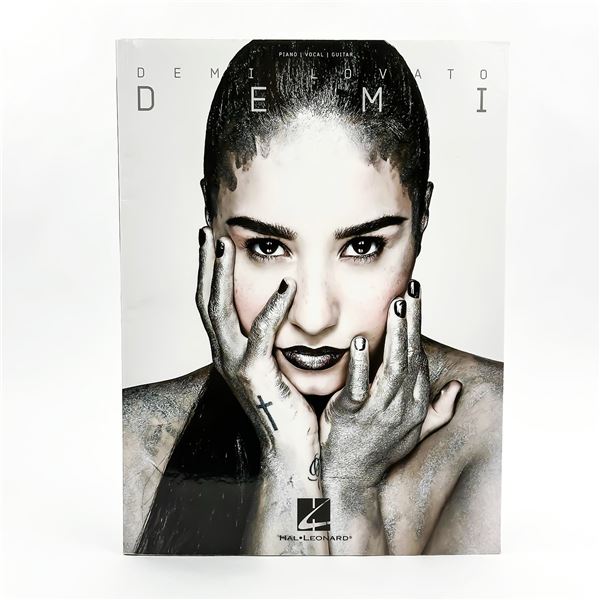 DEMI LOVATO - DEMI - PIANO VOCAL GUITAR BOOK