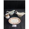 Image 3 : 2 Gravy Boats and Creamer