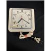 Image 2 : Vintage Electric Westclox Wall Clock & Wonder Stitch Sewing Machine