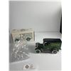 Image 1 : 1923 Chevy Half Ton Truck Bank in Original Box