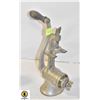 Image 1 : UNIVERSAL #2 ANTIQUE MEAT GRINDER