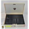 Image 1 : CASH BOX ** MISSING KEY **