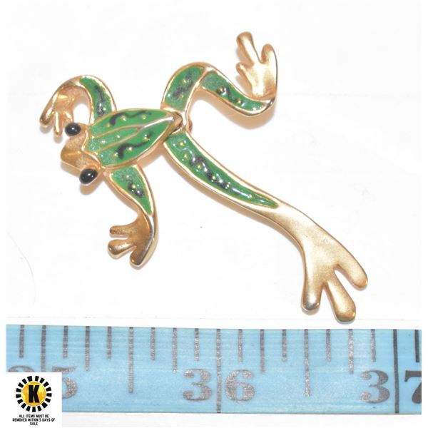 #49 VINTAGE GOLD TONE FROG BROOCH W/