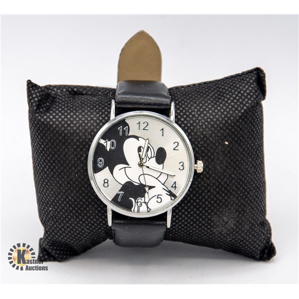 NEW MICKEY MOUSE QUARTZ  MOVEMENT WATCH