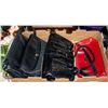 Image 1 : 4 PREVIOUSLY OWNED PURSES