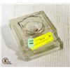 Image 1 : ANTIQUE GLASS INK WELL