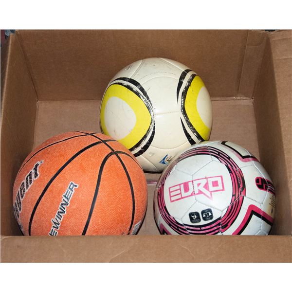 FLAT WITH 2 SOCCER BALLS PLUS BASKETBALL