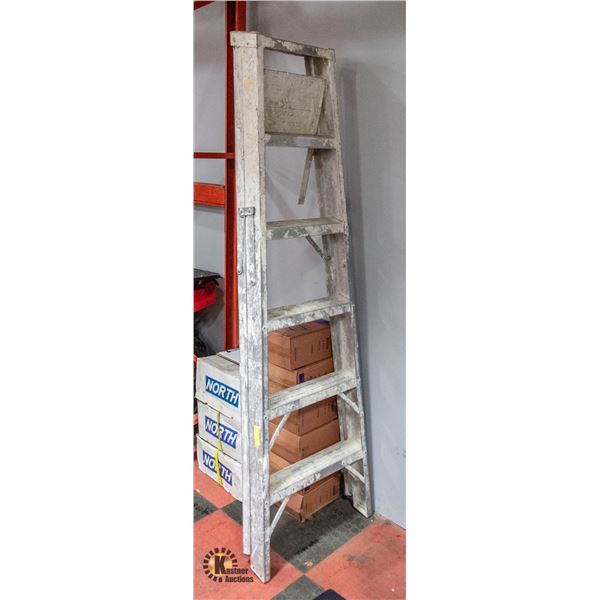 6 FOOT LADDER