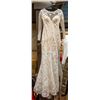 Image 1 : ESTATE WEDDING GOWN SIZE 1/2