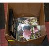 Image 1 : BOX OF PICTURE FRAMES