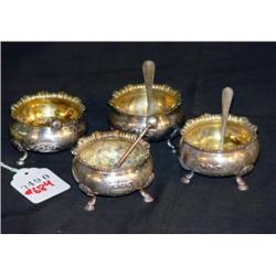 HALLMARKED FOOTED MASTER SALTS WITH SALT DIPS- 4 X
