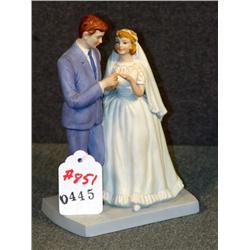 NORMAN ROCKWELL FIGURINE "BRIDE AND GROOM"